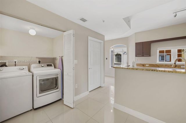 2729 NE 184th Ln 2729, Aventura, FL 33160