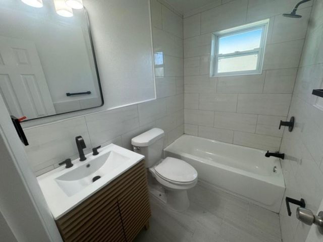 1958 Mckinley Street 3, Hollywood, FL 33020