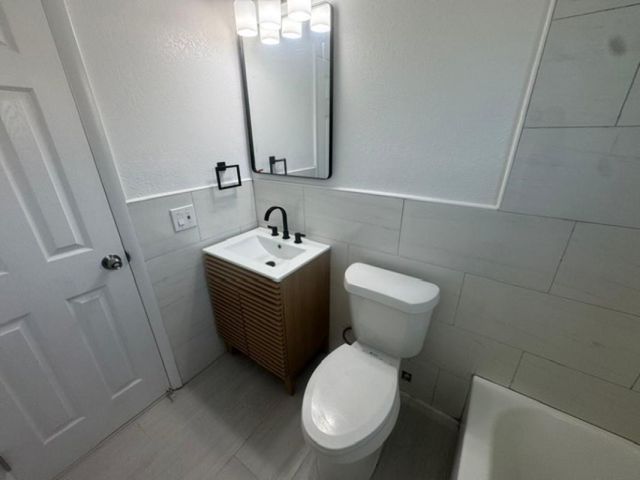 1958 Mckinley Street 3, Hollywood, FL 33020