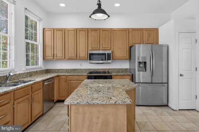 47697 WHIRLPOOL SQ, Sterling, VA 20165