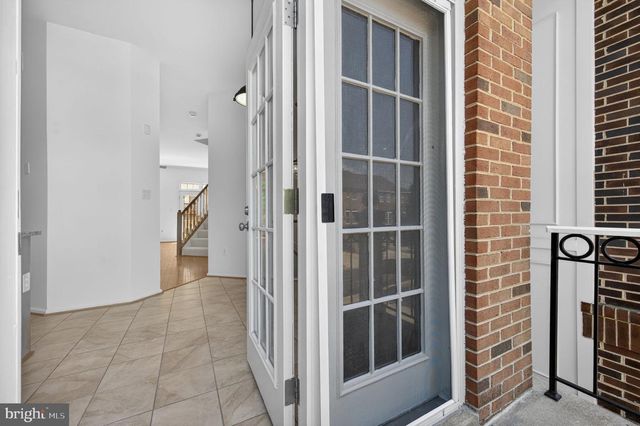 47697 WHIRLPOOL SQ, Sterling, VA 20165
