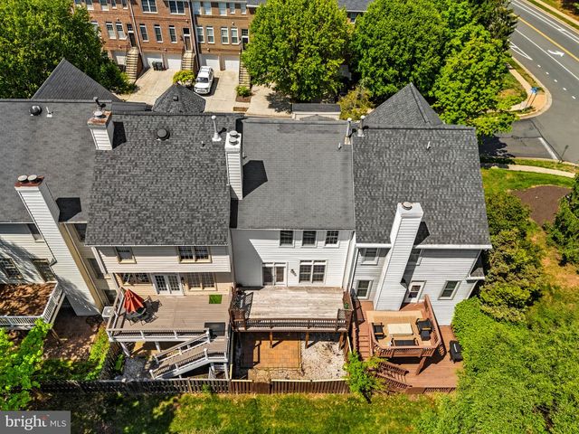 47697 WHIRLPOOL SQ, Sterling, VA 20165