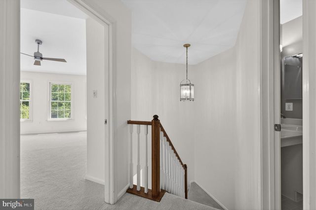 47697 WHIRLPOOL SQ, Sterling, VA 20165