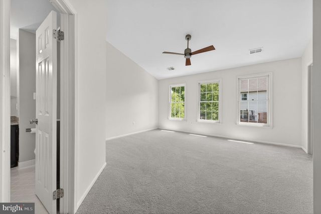 47697 WHIRLPOOL SQ, Sterling, VA 20165