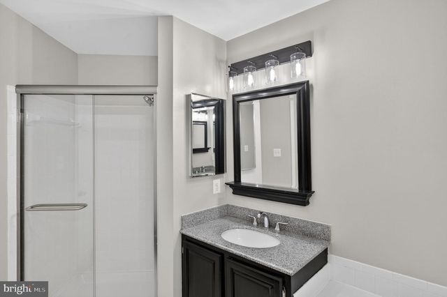 47697 WHIRLPOOL SQ, Sterling, VA 20165