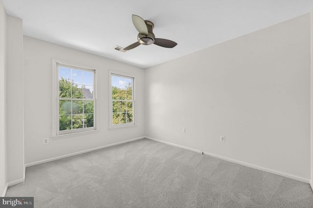47697 WHIRLPOOL SQ, Sterling, VA 20165
