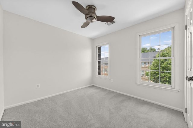 47697 WHIRLPOOL SQ, Sterling, VA 20165