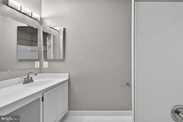 47697 WHIRLPOOL SQ, Sterling, VA 20165