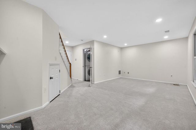 47697 WHIRLPOOL SQ, Sterling, VA 20165