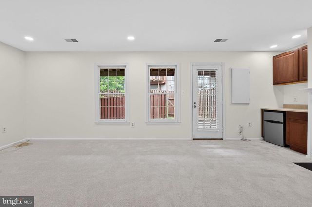 47697 WHIRLPOOL SQ, Sterling, VA 20165