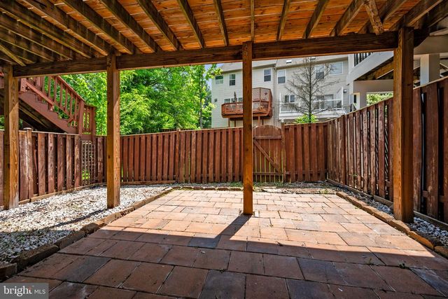 47697 WHIRLPOOL SQ, Sterling, VA 20165