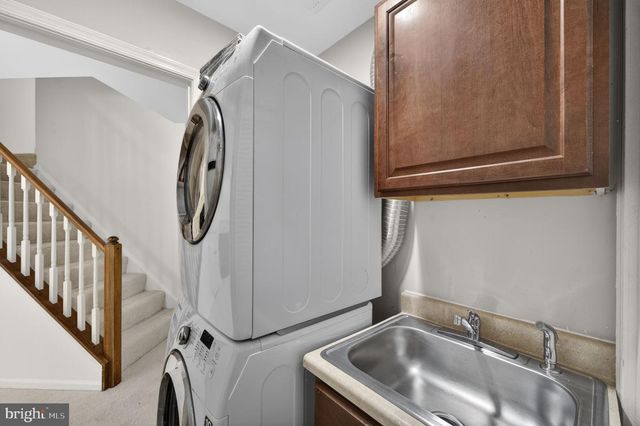 47697 WHIRLPOOL SQ, Sterling, VA 20165
