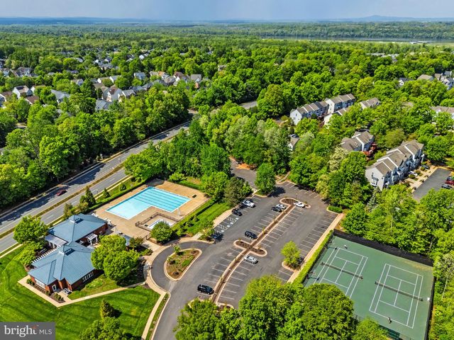 47697 WHIRLPOOL SQ, Sterling, VA 20165