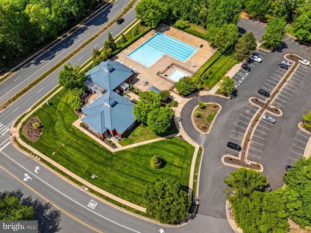 47697 WHIRLPOOL SQ, Sterling, VA 20165