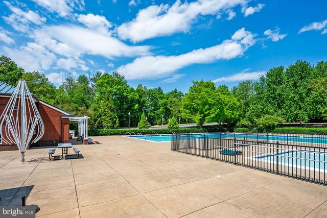 47697 WHIRLPOOL SQ, Sterling, VA 20165
