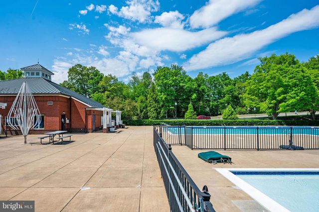 47697 WHIRLPOOL SQ, Sterling, VA 20165