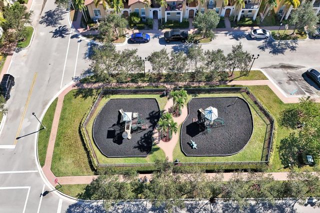 1226 SW 147th Terrace 1226, Pembroke Pines, FL 33027