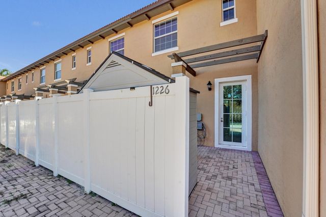 1226 SW 147th Terrace 1226, Pembroke Pines, FL 33027