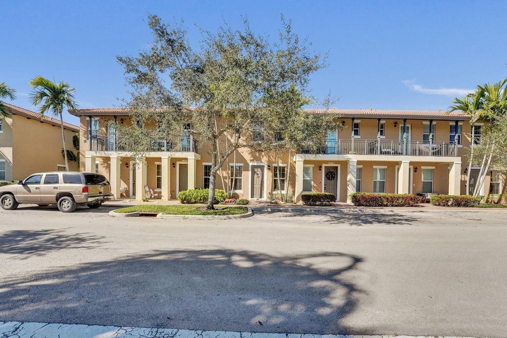 1226 SW 147th Terrace 1226, Pembroke Pines, FL 33027