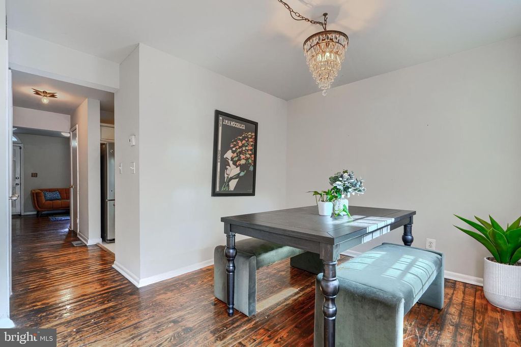 Image 15 of property listing at 1057 W BARRE ST, Baltimore, MD 21230