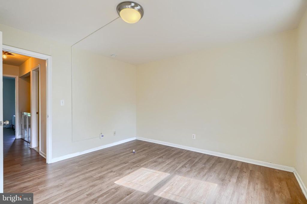 Image 23 of property listing at 1057 W BARRE ST, Baltimore, MD 21230