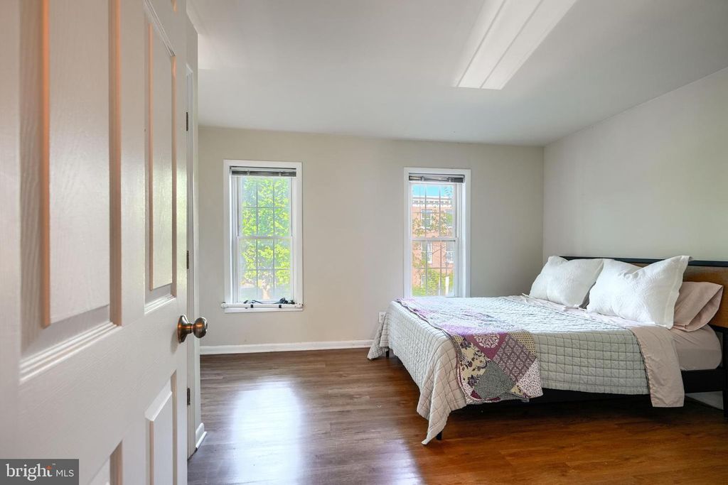 Image 28 of property listing at 1057 W BARRE ST, Baltimore, MD 21230