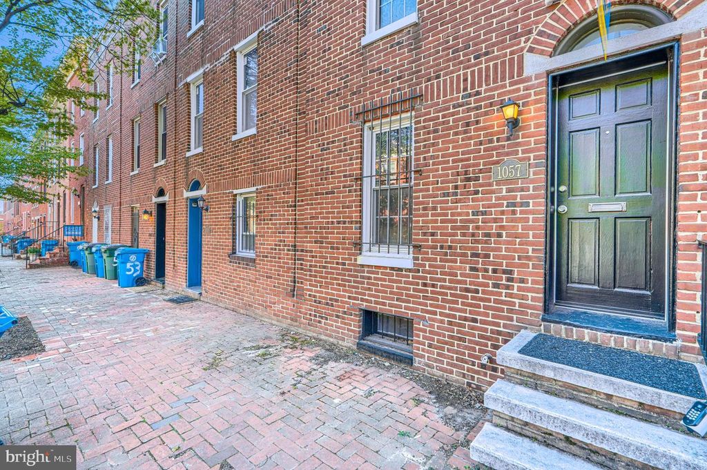 Image 3 of property listing at 1057 W BARRE ST, Baltimore, MD 21230
