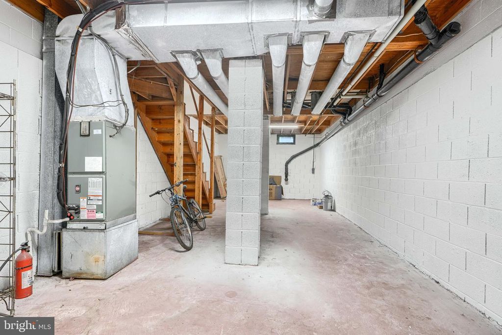 Image 35 of property listing at 1057 W BARRE ST, Baltimore, MD 21230