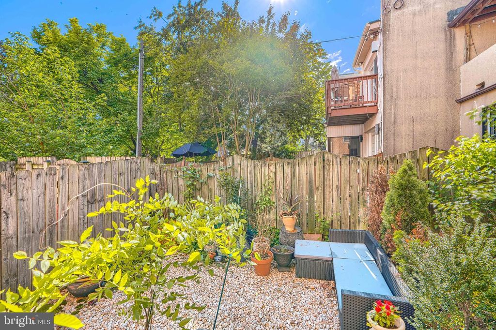 Image 36 of property listing at 1057 W BARRE ST, Baltimore, MD 21230
