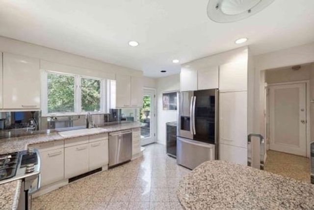 187 Beach 136th Street, New York City, NY 11694