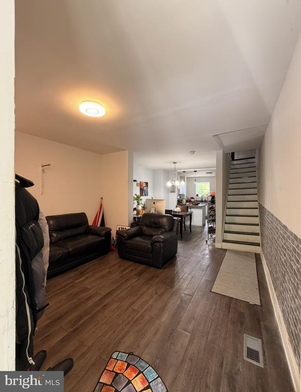 Image 5 of property listing at 3116 ELLERSLIE AVE, Baltimore, MD 21218
