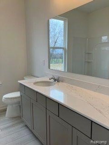6190 Parker Drive, Fenton, MI 48451
