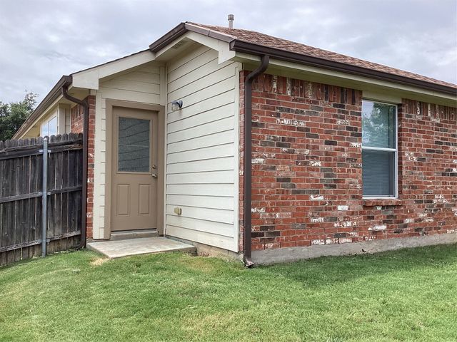 11900 Porcupine Drive, Fort Worth, TX 76244
