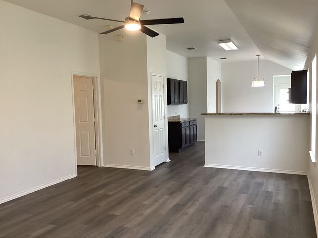 11900 Porcupine Drive, Fort Worth, TX 76244