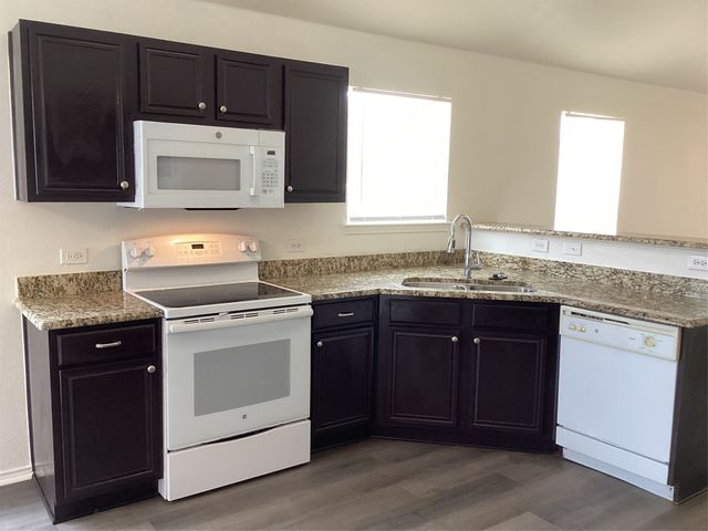 11900 Porcupine Drive, Fort Worth, TX 76244