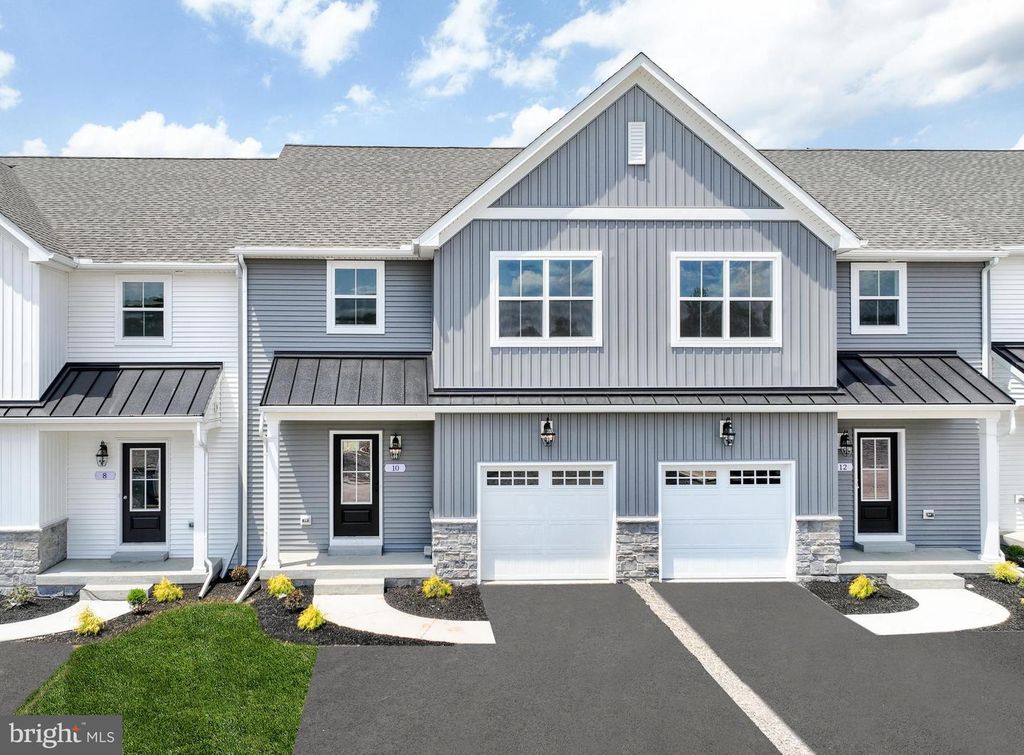 25 TILGHMAN TRL, Mechanicsburg, PA 17050