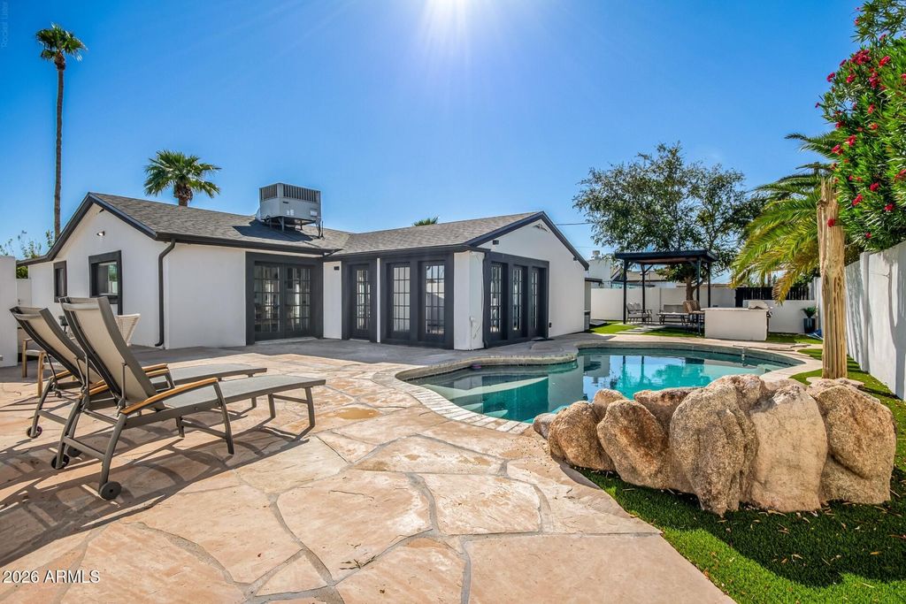 8346 E ROMA Avenue, Scottsdale, AZ 85251 — photo 2