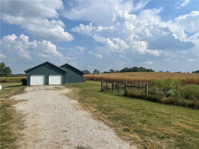 21414 155 Street, Pattonsburg, MO 64670