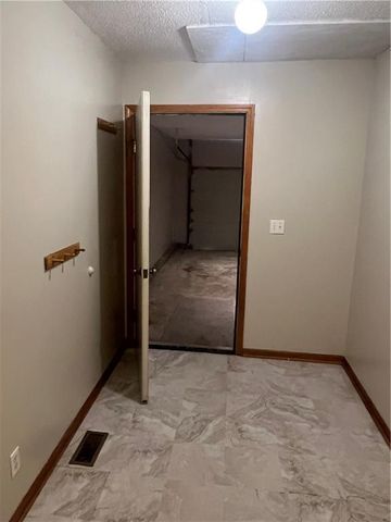 21414 155 Street, Pattonsburg, MO 64670