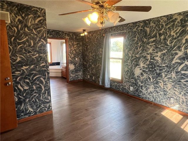 21414 155 Street, Pattonsburg, MO 64670