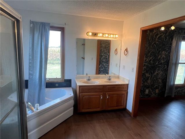 21414 155 Street, Pattonsburg, MO 64670