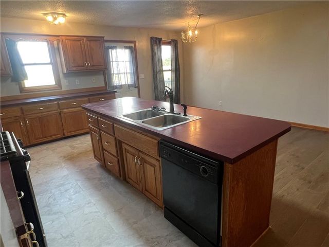 21414 155 Street, Pattonsburg, MO 64670