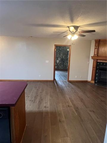 21414 155 Street, Pattonsburg, MO 64670