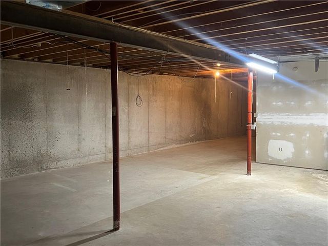 21414 155 Street, Pattonsburg, MO 64670