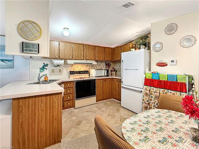 9949 Tarpon Key CT, Fort Myers, FL 33905