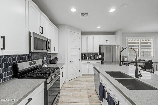 17439 W CHARTER OAK Road, Surprise, AZ 85388