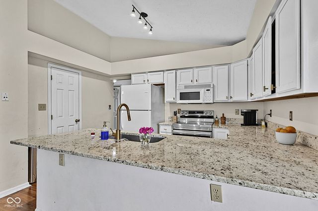 9883 Traditions Lane, Noblesville, IN 46060