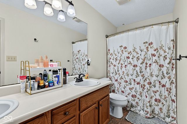 9883 Traditions Lane, Noblesville, IN 46060
