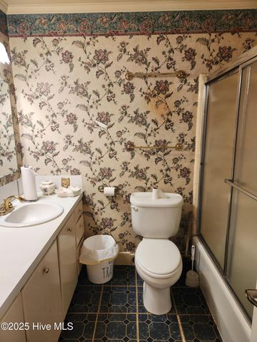 102 Pine Street, Washington, NC 27889