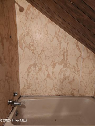 102 Pine Street, Washington, NC 27889